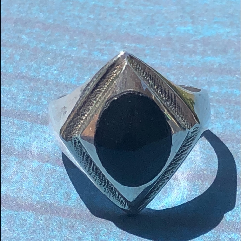 🖤Sterling silver (925) and onyx ring🖤